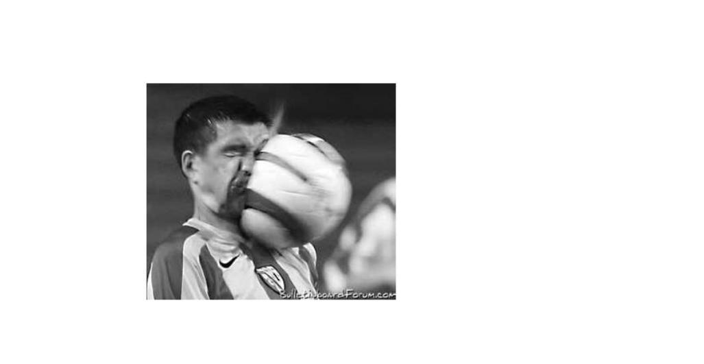 Questão Após a cobrança de uma falta, num jogo de futebol, a bola chutada  acerta violentamente o rosto de um zagueiro